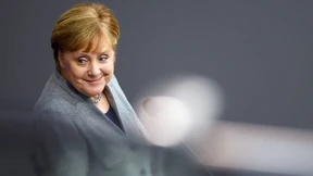 Merkel empfiehlt Wirtschaftszeitschrift, trotz Kritik an ihrer Person