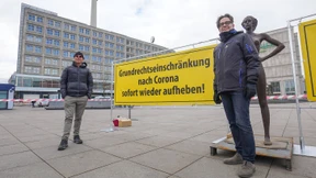 Viele Deutsche sind zum Verzicht auf Freiheiten bereit