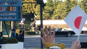 Tausende Menschen wollen Kaiser Naruhito sehen