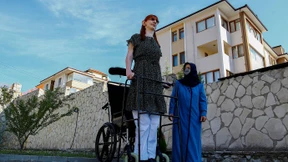 Diese 24-Jährige ist die größte Frau der Welt