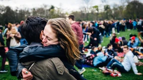 Friedliche Party im Park