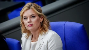 Nicht nur Sprüche vom „Puff Europas“