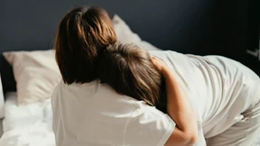 Frauen erleben Gewalt heftiger und öfter