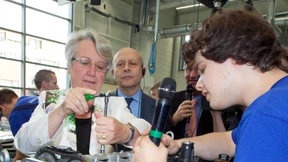 Schavan wirbt um spanische Auszubildende