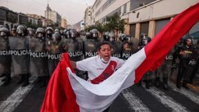 Tausende demonstrieren gegen Präsident Castillo