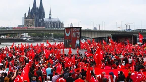 Kauder fordert von Deutsch-Türken Loyalität zu Deutschland