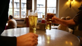 Britische Pubs und Brauereien müssen mit Minus von 20 Prozent rechnen