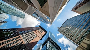 Marc Renell dockt im Blockchain-Bereich der Dekabank an