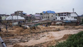 Mindestens 100 Tote nach schweren Überflutungen