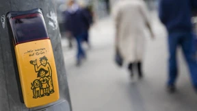 Sicher die Straße überqueren