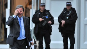 Minister entsorgt Dienstpost im St.James-Park