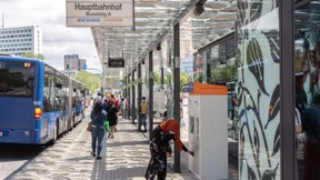 Busse mit Kameras gegen Falschparker im Einsatz