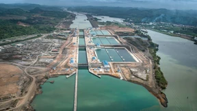 Schleusen auf für die Riesen-Schiffe