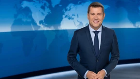 Leicht nach links geneigt