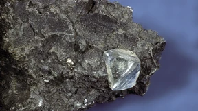 Kinder des Erdmantels