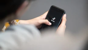 Familieninfluencer betreiben neue Form der Kinderarbeit