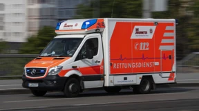 Haus evakuiert – Mann von Böller verletzt