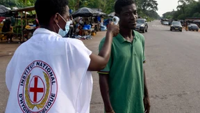 Einwohner von Abidjan zerstören Zentrum für Coronavirus-Tests