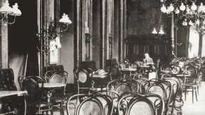 Vom einfachen Tischler zum Pionier der Möbelproduktion