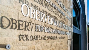 Autokennzeichen „HH 1933“ ist sittenwidrig