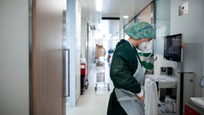 Steigende Zahl von Patienten mit Corona verstärkt Personalmangel