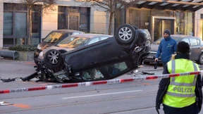 Zwei Tote bei mutmaßlichem Raser-Unfall