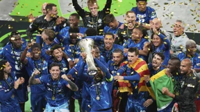 Fette Beute mit roten Zahlen