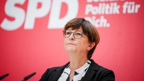 Esken legt Schröder Parteiaustritt nahe
