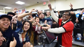 Der Powerball überrollt drei Glückspilze