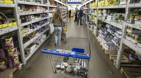 Metro-Großmärkte rationieren offenbar Abgabe von Produkten