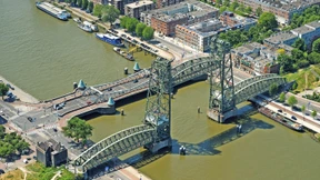 Die Brücke in Rotterdam bleibt