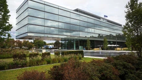 Schwebende Konzernzentrale