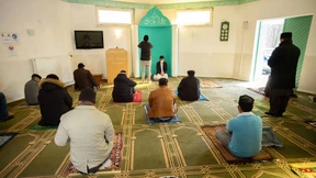 In die Moschee trotz Ausgangssperre
