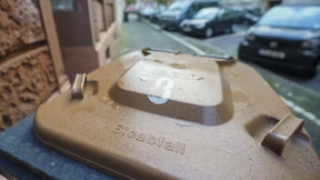 Müllabfuhr durchsucht Biomülltonnen nach Plastik