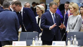 Wie soll die Aufrüstung finanziert werden?