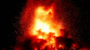 „Feuervulkan“ spuckt schon wieder