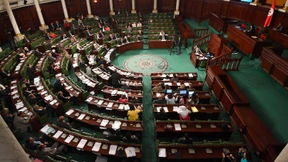 Fünfzehntausend Kandidaten für 217 Mandate