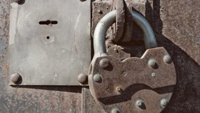 Vollgas mit angezogener Handbremse 