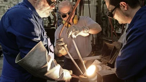 Al-Wazir ruft zum Gassparen auf, Unternehmen wechseln zu Heizöl