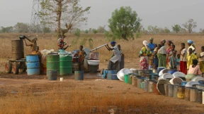 Lieber Flüchtlinge nehmen als Geld geben