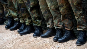 Zurück zu den Kampfstiefeln