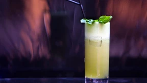 Cocktails, Musik hören und gegen Corona impfen lassen