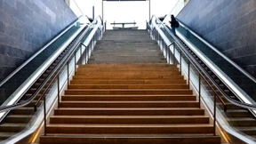 Leere Gleise im Osten, leere Züge im Westen