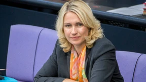 Schwesig schmiedet Allianz mit  Arbeitgebern und Gewerkschaften 