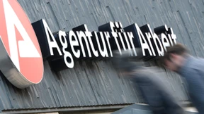Zahl der Arbeitslosen sinkt leicht