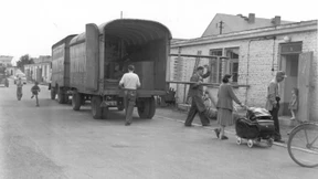 Geschäfte und Geburten im Land der Täter