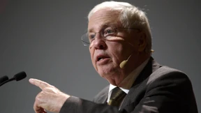 Poltergeist und graue Eminenz