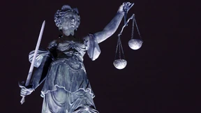 Geburtshelfer in Frankreich wegen Vergewaltigung verurteilt