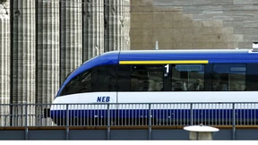 Zugteil löst sich unbemerkt – Fahrgäste werden an Bahnhof vergessen