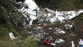 Boliviens Regierung weist Fluggesellschaft Schuld an Absturz in Kolumbien zu